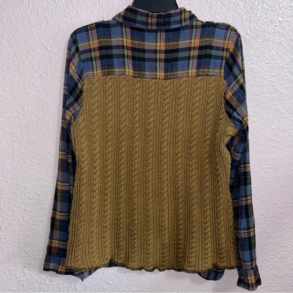 Gimmicks By BKE Women’s Medium Flannel Long Sleeved Shirt - Picture 3 of 3